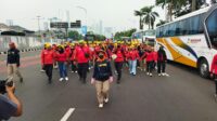 massa-buruh-gebrak-di-depan-gedung-dpr-ri-1746080721031_169